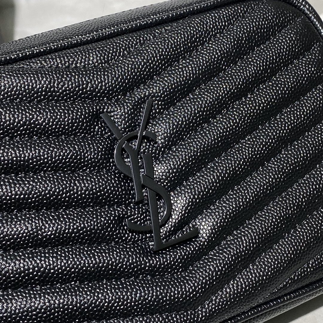 Y51 lou mini bag in quilted grain de poudre embossed leather black 6125791 18 × 10 × 5 cm