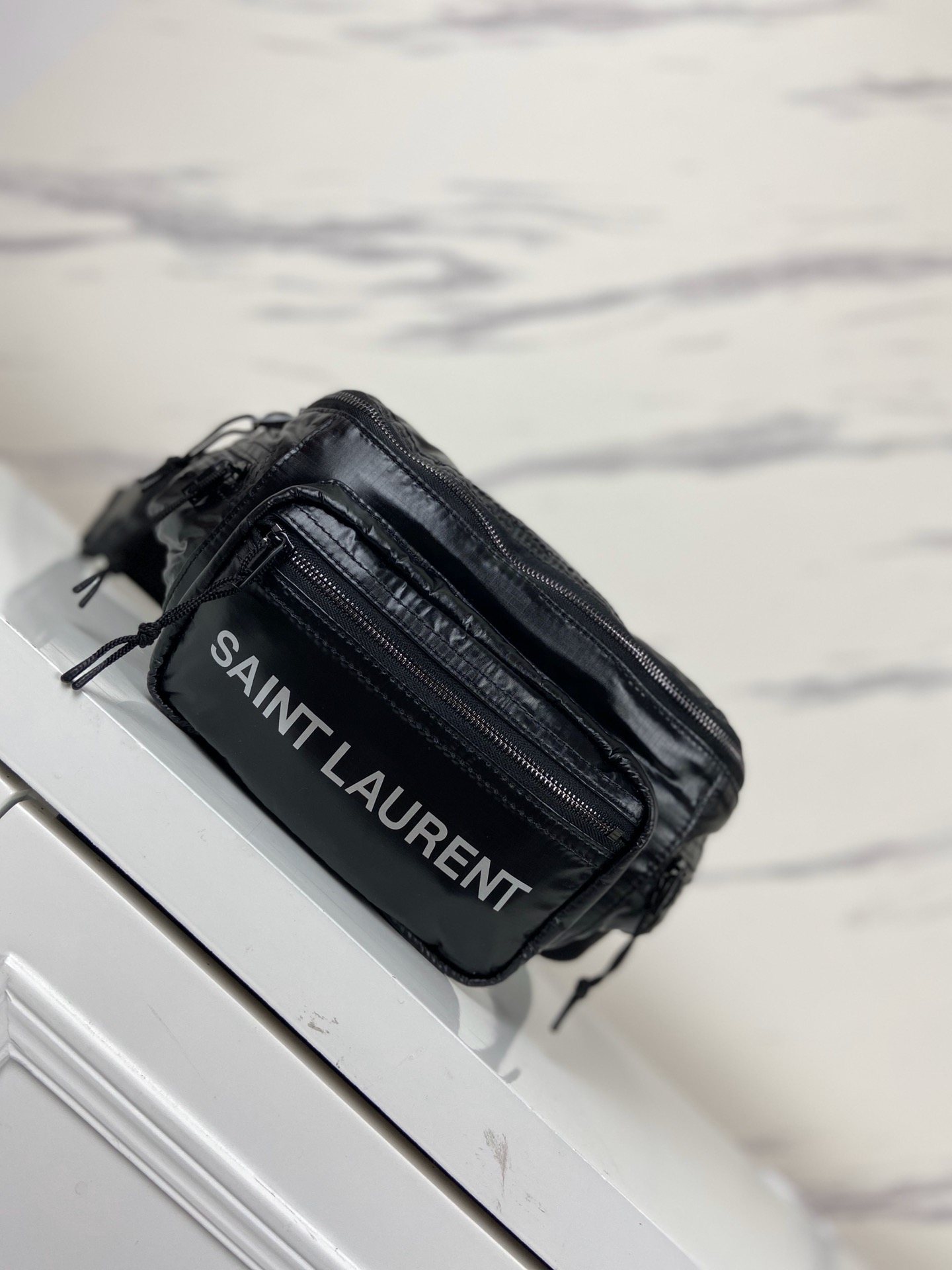 y51  Sa1nt Lau*nt logo printed padded belt bag 13 x 8 cm