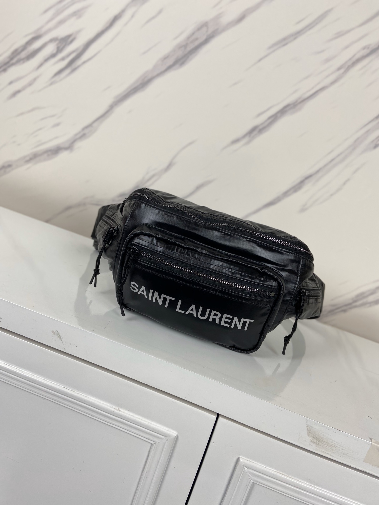 y51  Sa1nt Lau*nt logo printed padded belt bag 13 x 8 cm