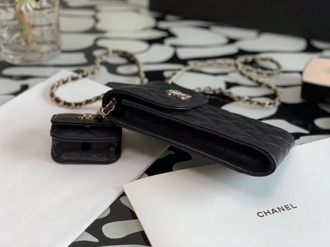 Ch**el phone and airpods case with chain ap2033