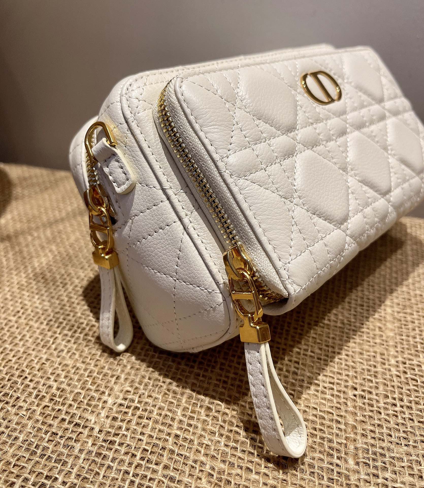 d10r caro double pouch S*pple cannage calfskin white s5037uwhc 19 x 10.5 x 5 cm