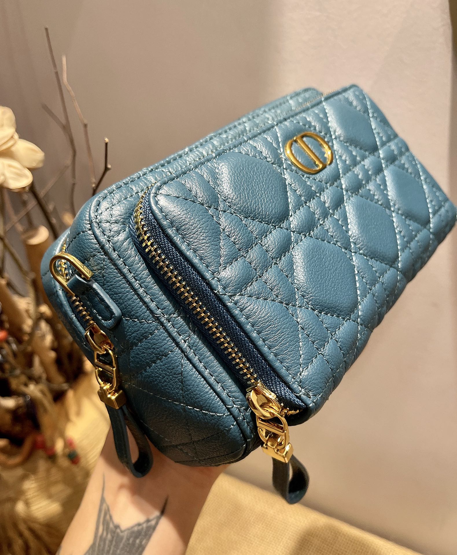 d10r caro double pouch S*pple cannage calfskin blue s5037uwhc 19 x 10.5 x 5 cm