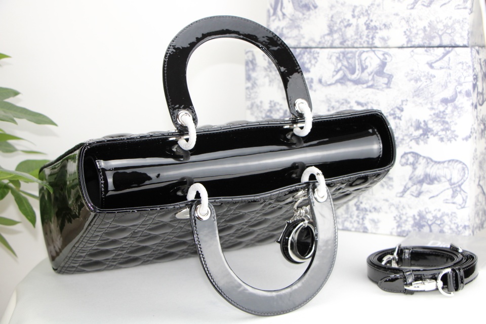 D10r large lady D10r bag black patent cannage calfskin m0566 32 x 25 x 11 cm