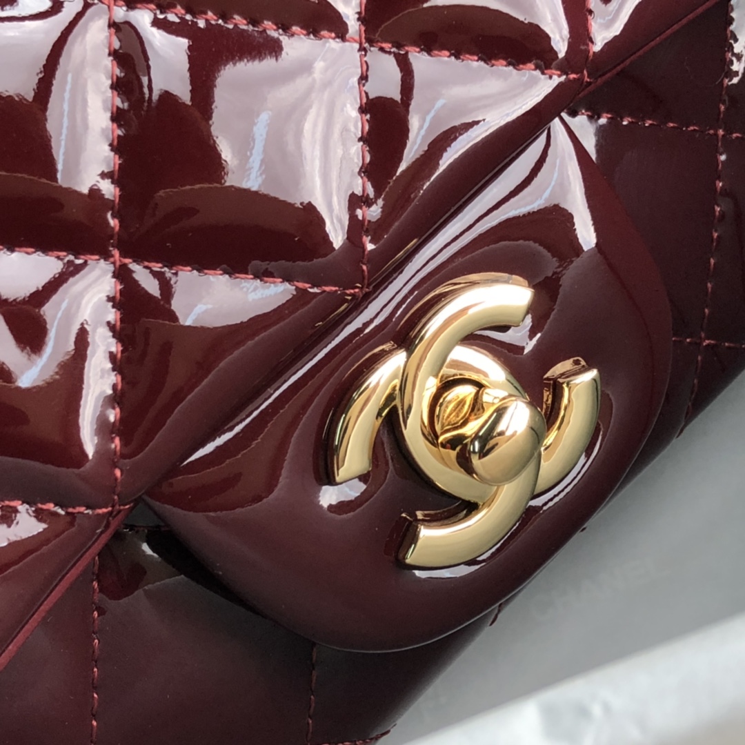 Ch**el cf mini patent calfskin & golden metal burgundy bag 20cm