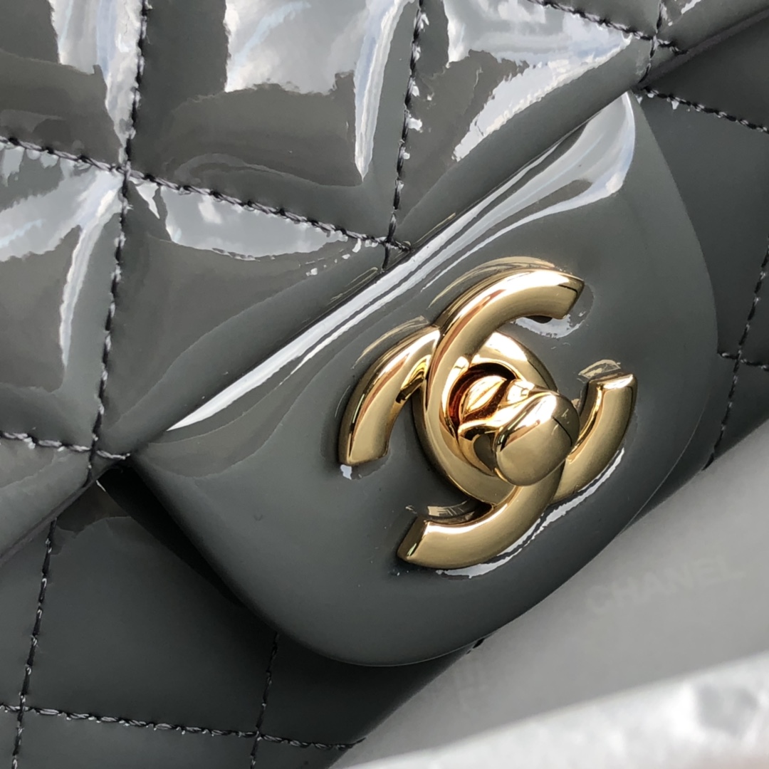 Ch**el cf mini patent calfskin & golden metal grey bag 20cm