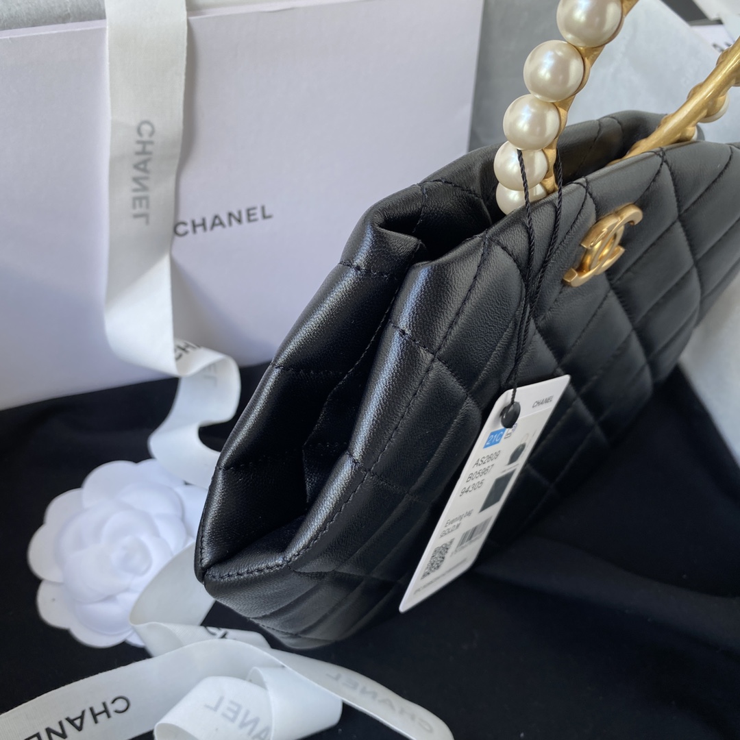 Ch**el pearl handle clutch lambskin, imitation pearls & gold metal black as2609 30 x 25 x 4.5 cm