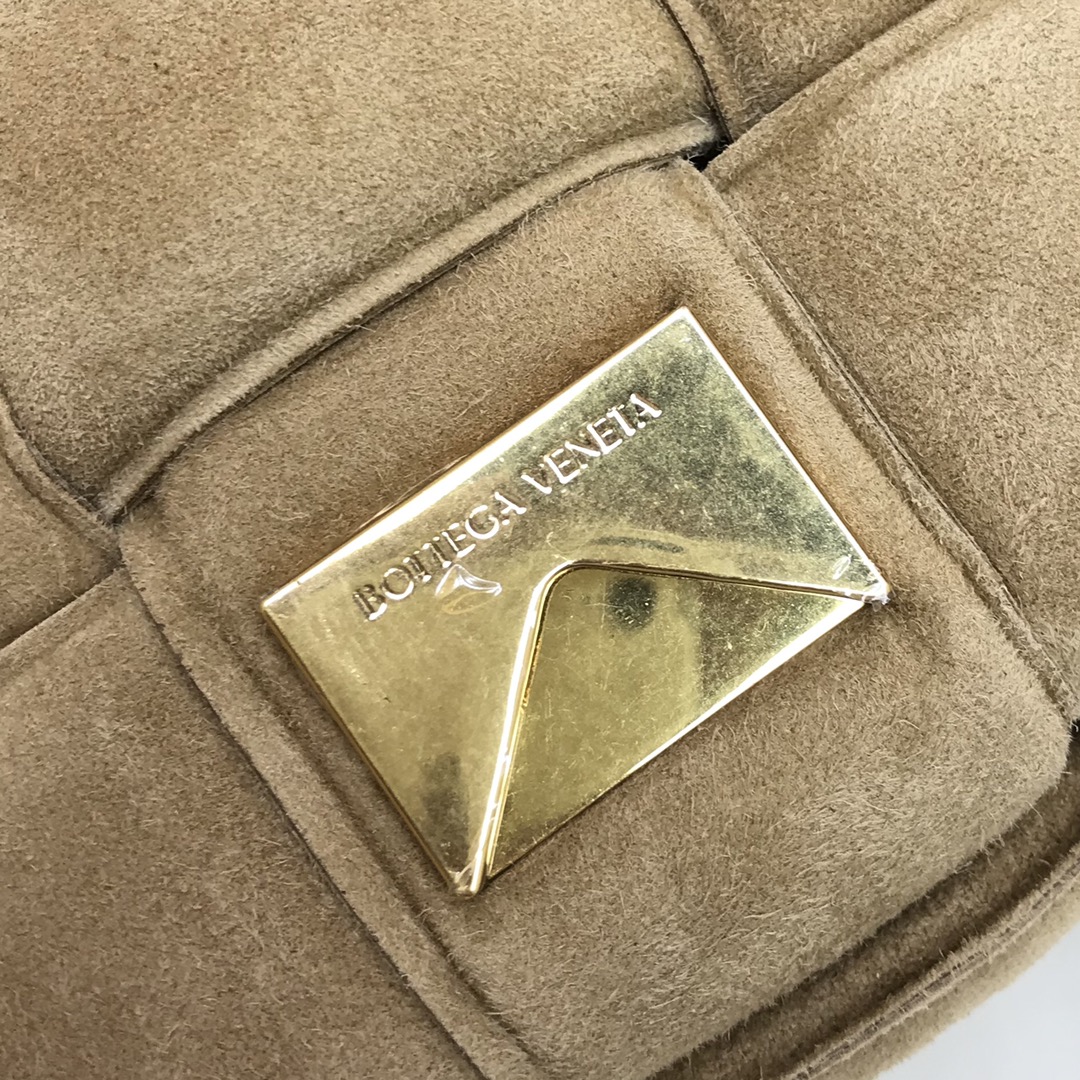 b0tt*ga Ven*ta padded cassette in suede porridge 44046 26 x 18 x 8 cm