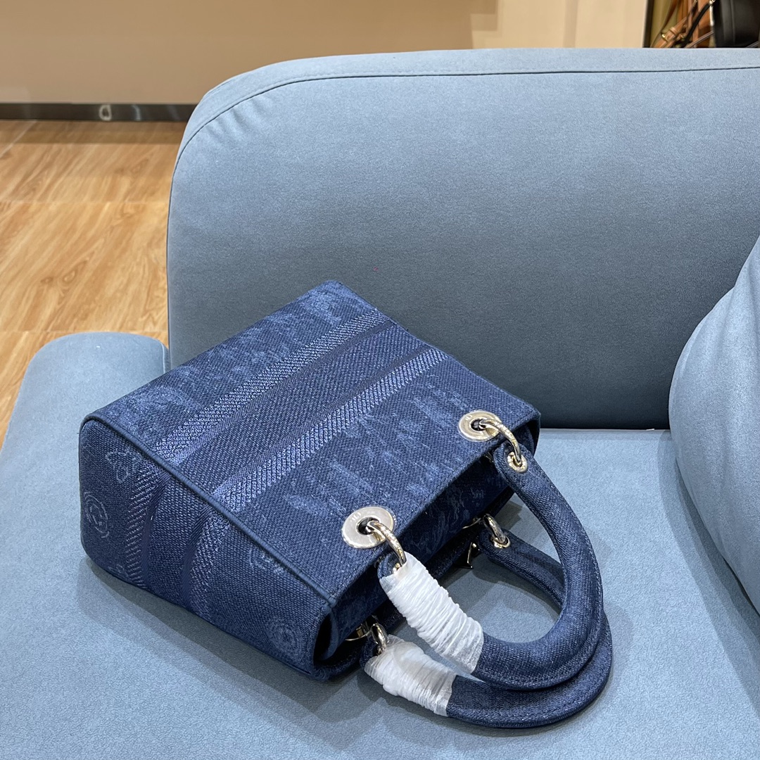 D10r medium lady d-lite bag blue summer five-frame embroidery princess m0565 24 × 20 × 11 cm