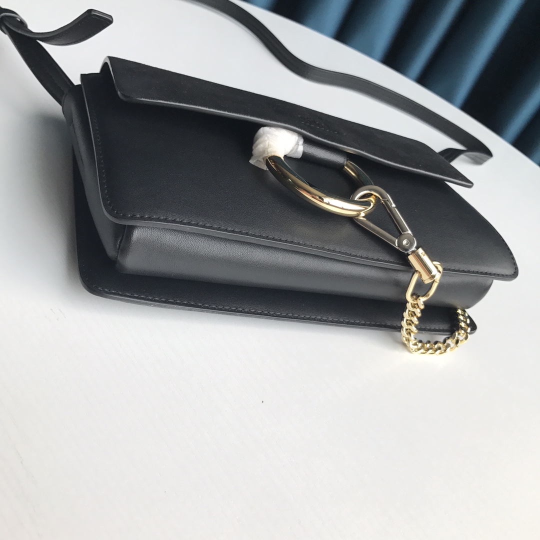 CHLOÉ FAYE SMALL SHOULDER BAG Black CHC15US127 24 x 7 x 15 cm