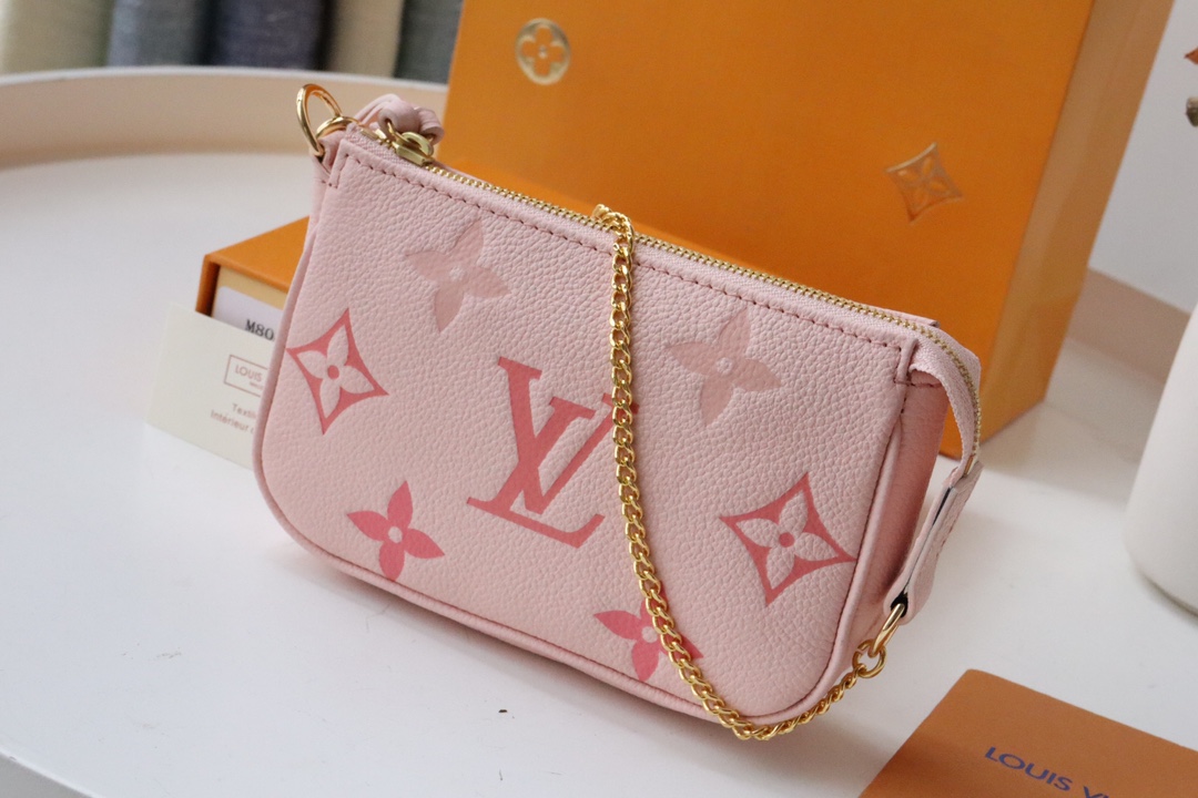 l0vis Vvtt0n mini pochette accessoires monogram empreinte leather pink m80501 15.5 x 10.5 x 4 cm
