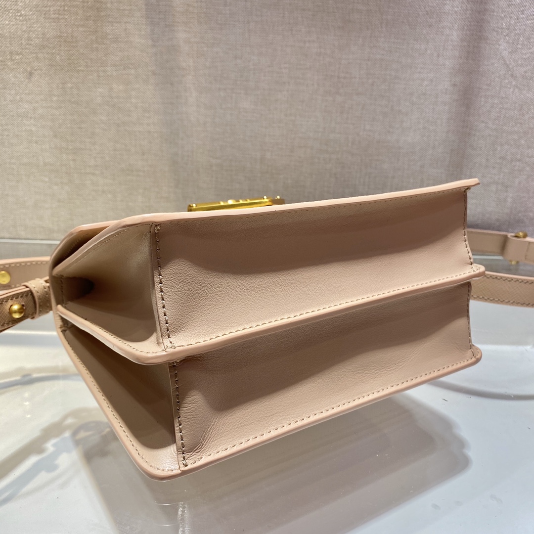 Pra*a saffiano leather symbole bag cameo beige 1bd270 20 x 14 x 7 cm