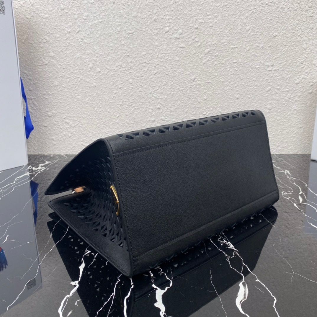 Pra*a tote bag black 24 x 37 x 16cm