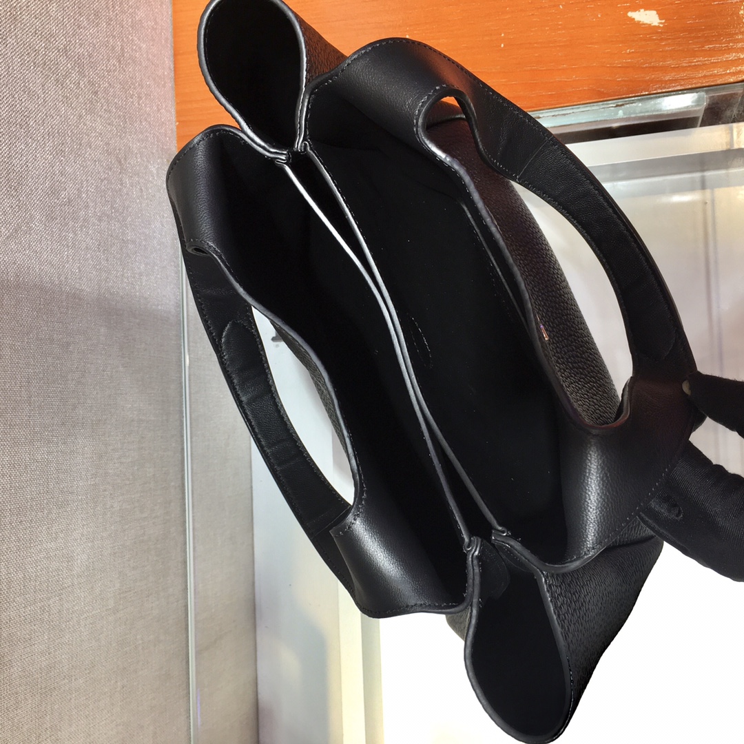 Pra*a dynamique leather handbag black 1bg335 25 x 21.5 x 14 cm