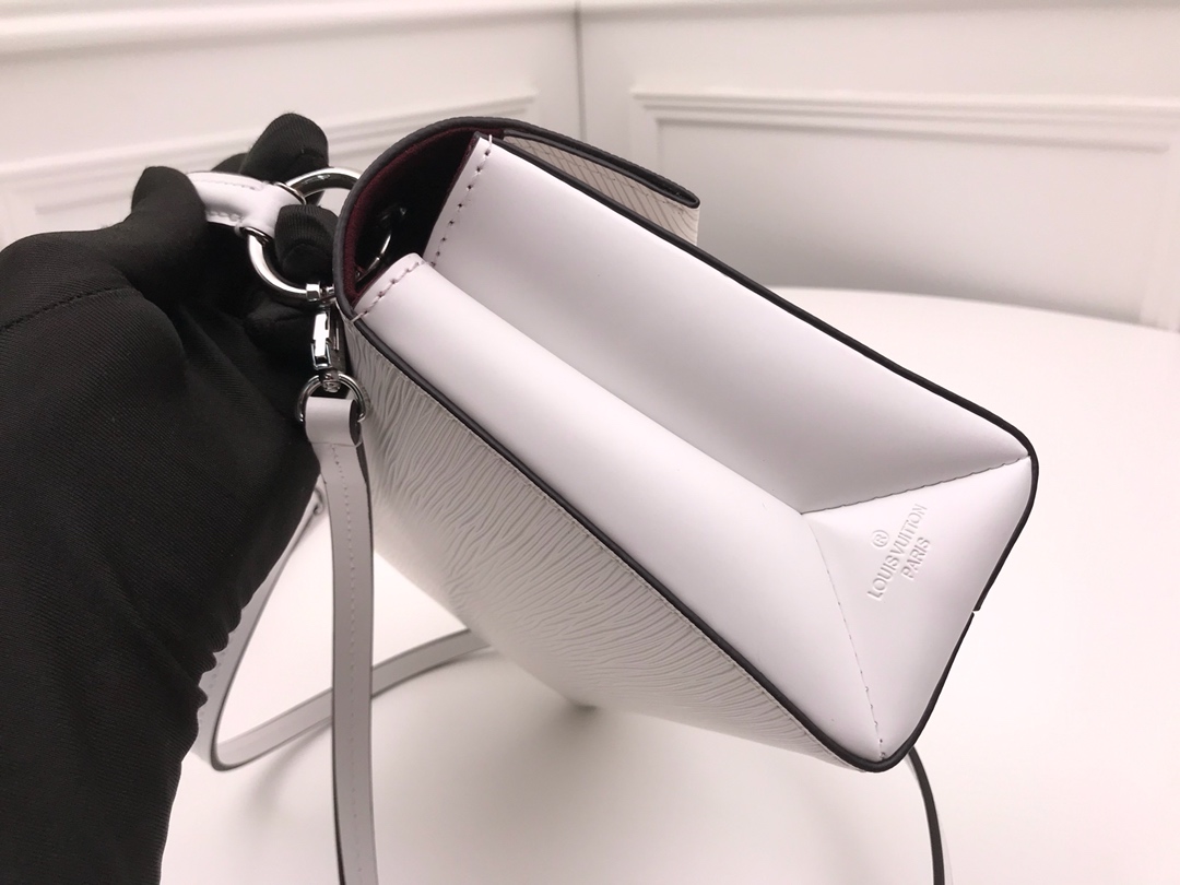 l0vis Vvtt0n pochette grenelle white m55978 23.5 x 16.0 x 8.0 cm