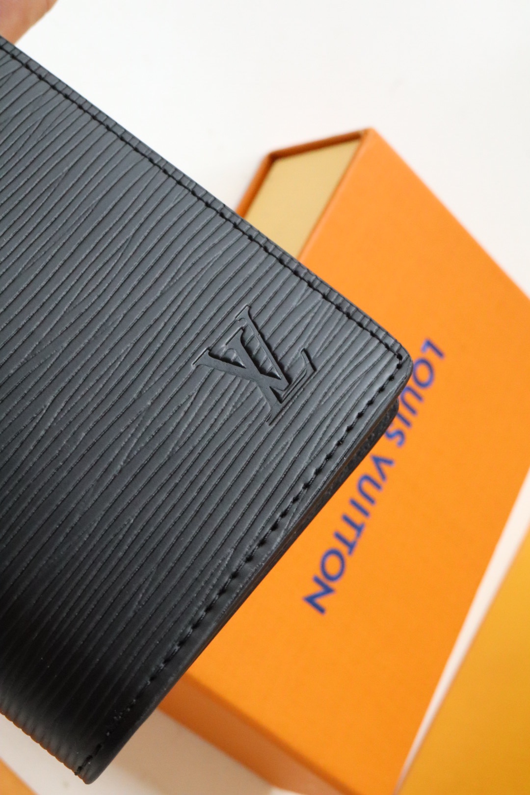 l0vis Vvtt0n brazza wallet epi leather black m80788 10 x 19 x 2 cm