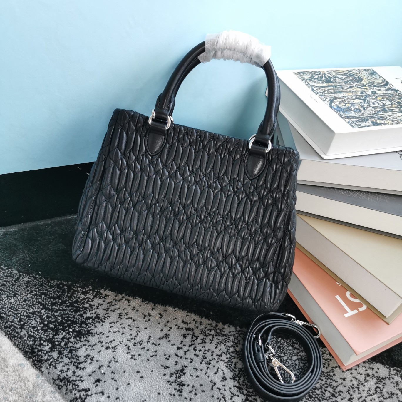 M1um1u crystal cloquÉ nappa leather handbag black 5ba067 24 x 19.5 x 13 cm