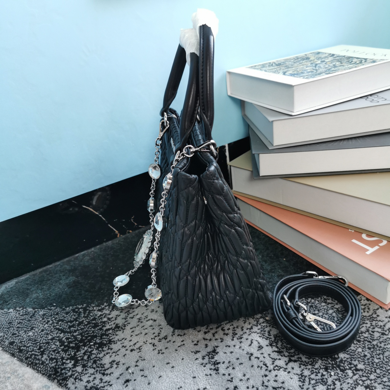 M1um1u crystal cloquÉ nappa leather handbag black 5ba067 24 x 19.5 x 13 cm