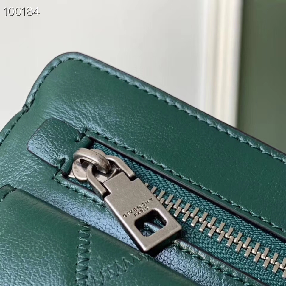 GIVENCHY POCKET BAG IN LEATHER Forest Green 22 x 13 x 7 cm