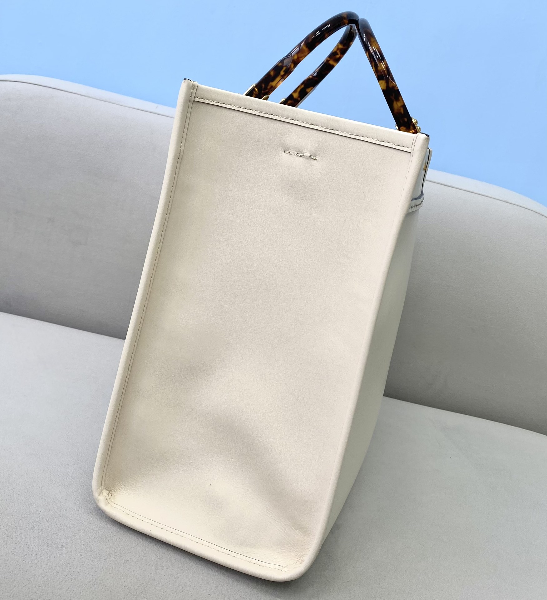F**di medium sunshine leather shopper white 8bh386 36 x 13 x 32 cm