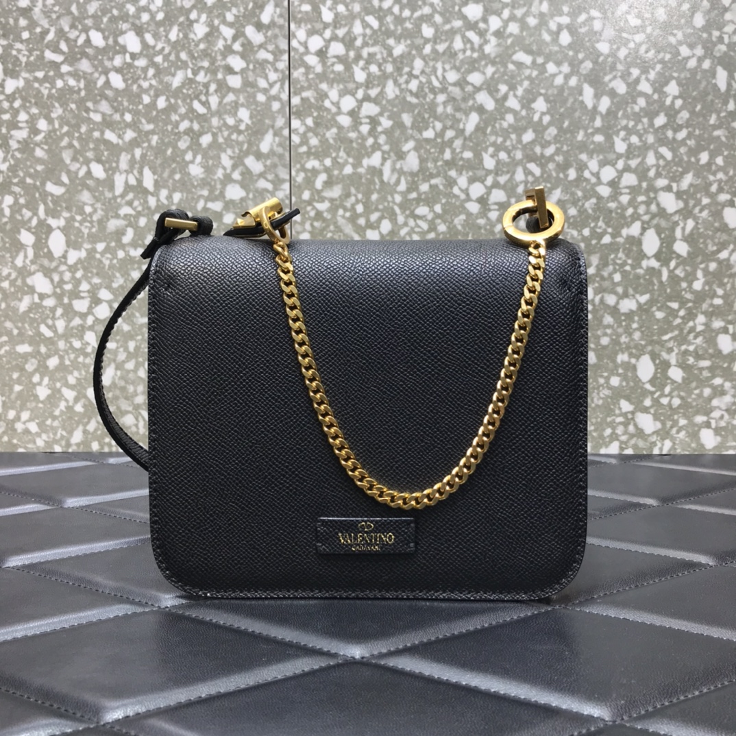 Va1e*ntin0 small vsling grainy calfskin shoulder bag black vw2b0f01 18 x 18 x 9 cm