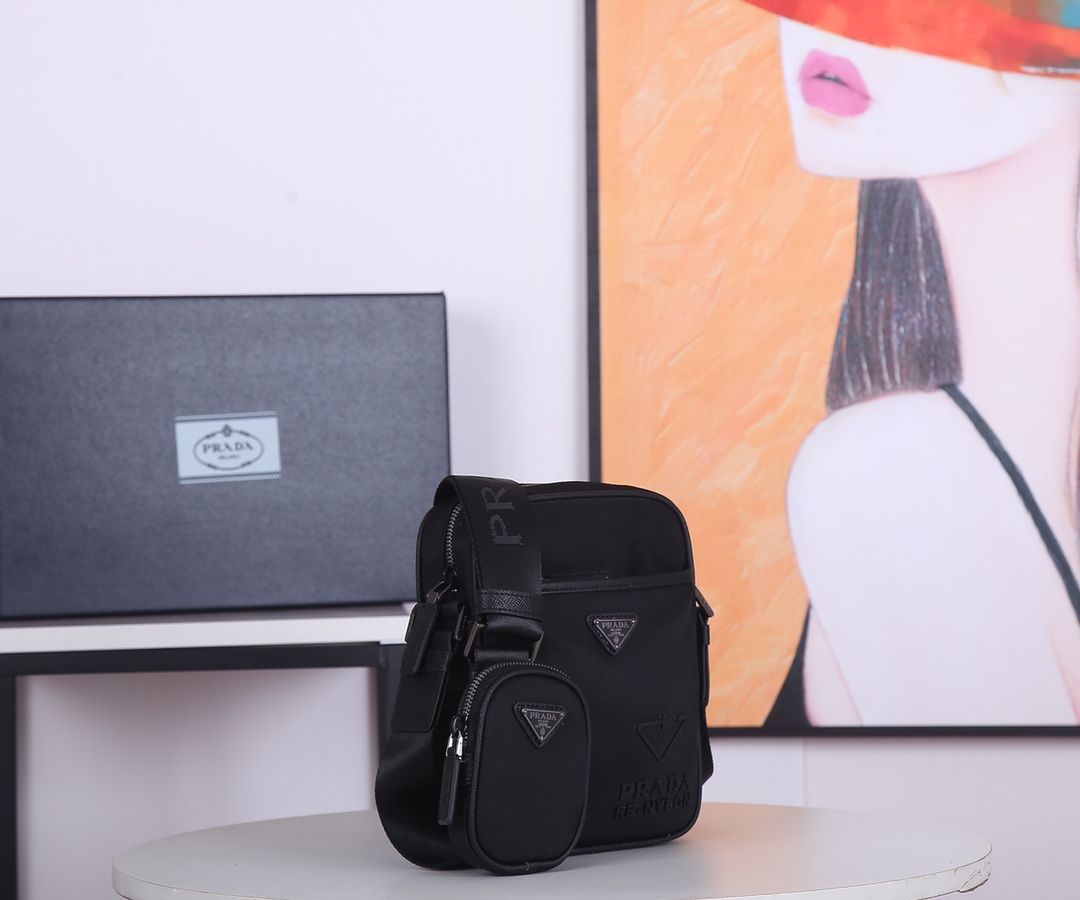 Pra*a re-nylon and saffiano leather shoulder bag black metal 2vh112 20 x 16 x 5 cm