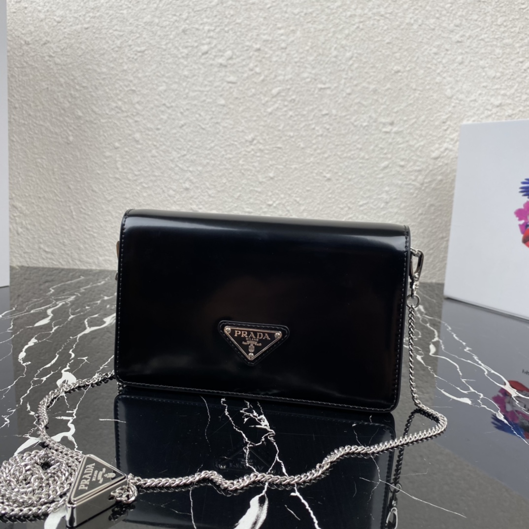 Pra*a brushed nappa leather shoulder bag black 1bd307 19 x 10.5 x 3.5 cm