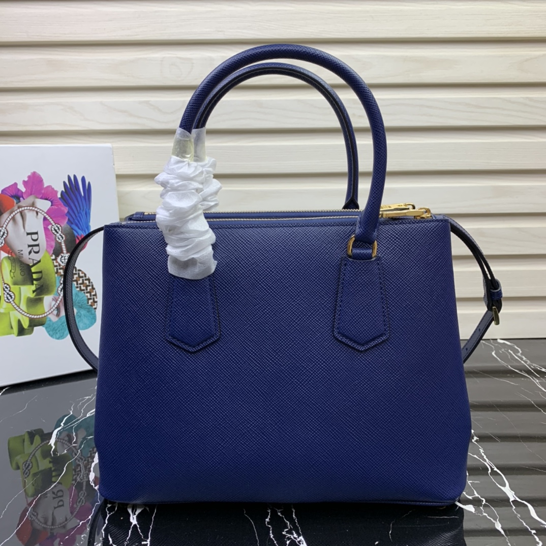 Pra*a medium galleria saffiano leather bag blue 1ba232 31 × 22.5 × 13.5 cm