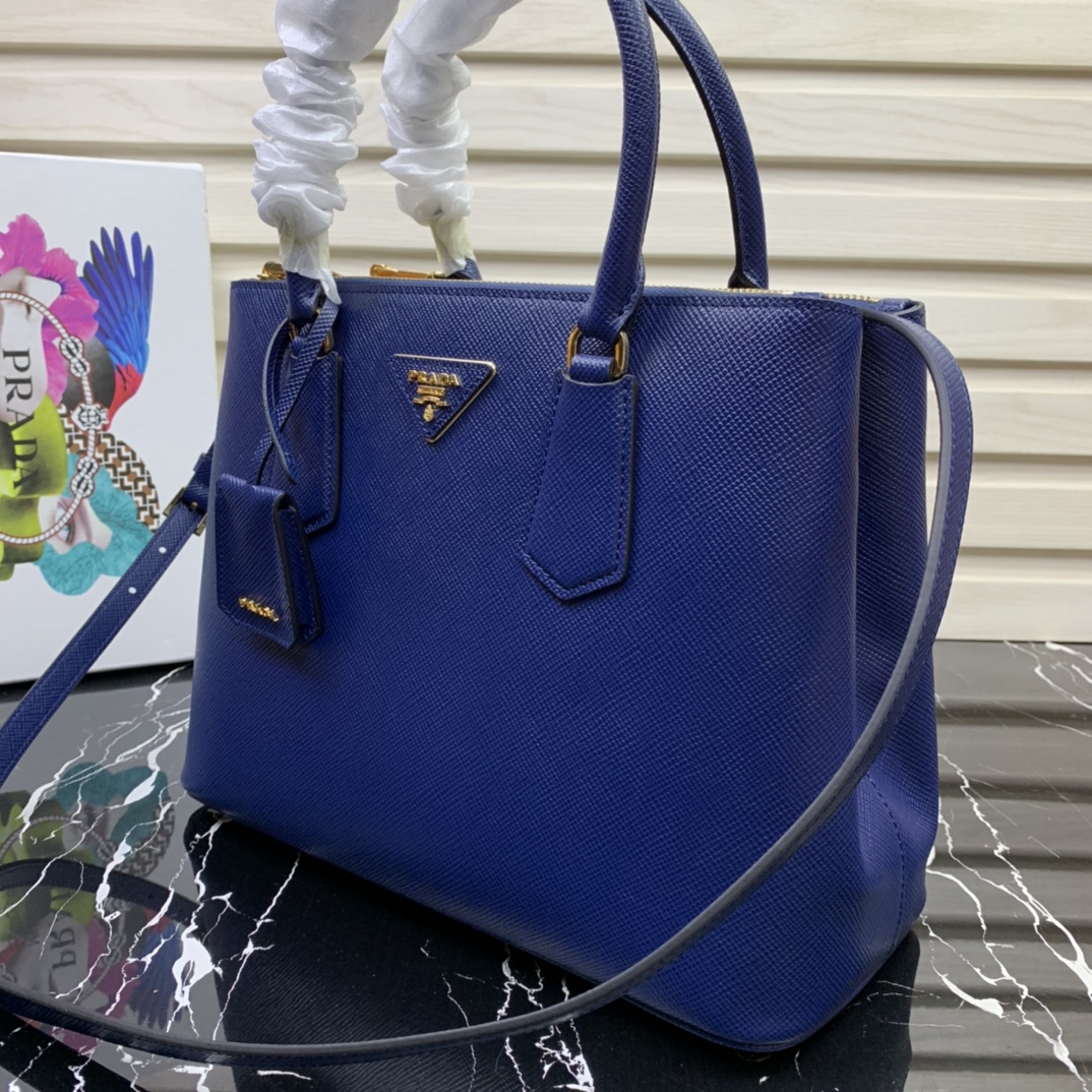Pra*a medium galleria saffiano leather bag blue 1ba232 31 × 22.5 × 13.5 cm