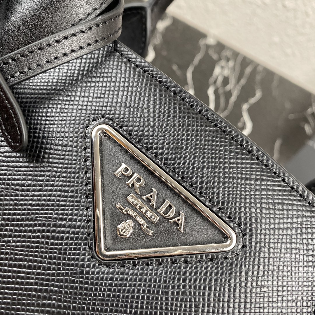 Pra*a saffiano leather kristen handbag black 1ba297 26 x 20 x 3.5 cm