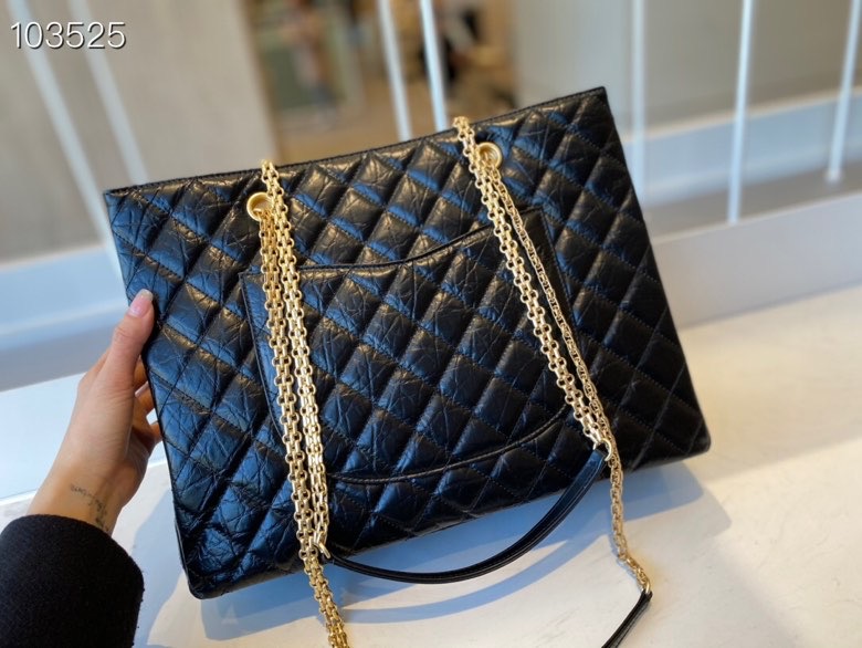 ch**el large D1am0nd pattern leather shopping bag black as661 35 x 26 x 11 cm