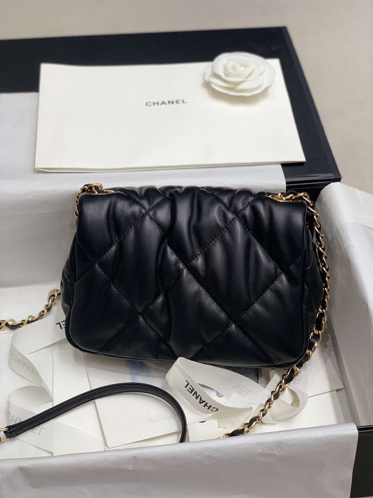 Ch**el small calfskin bubbly flap bag black as2232 19 x 14.5 x 8.5 cm