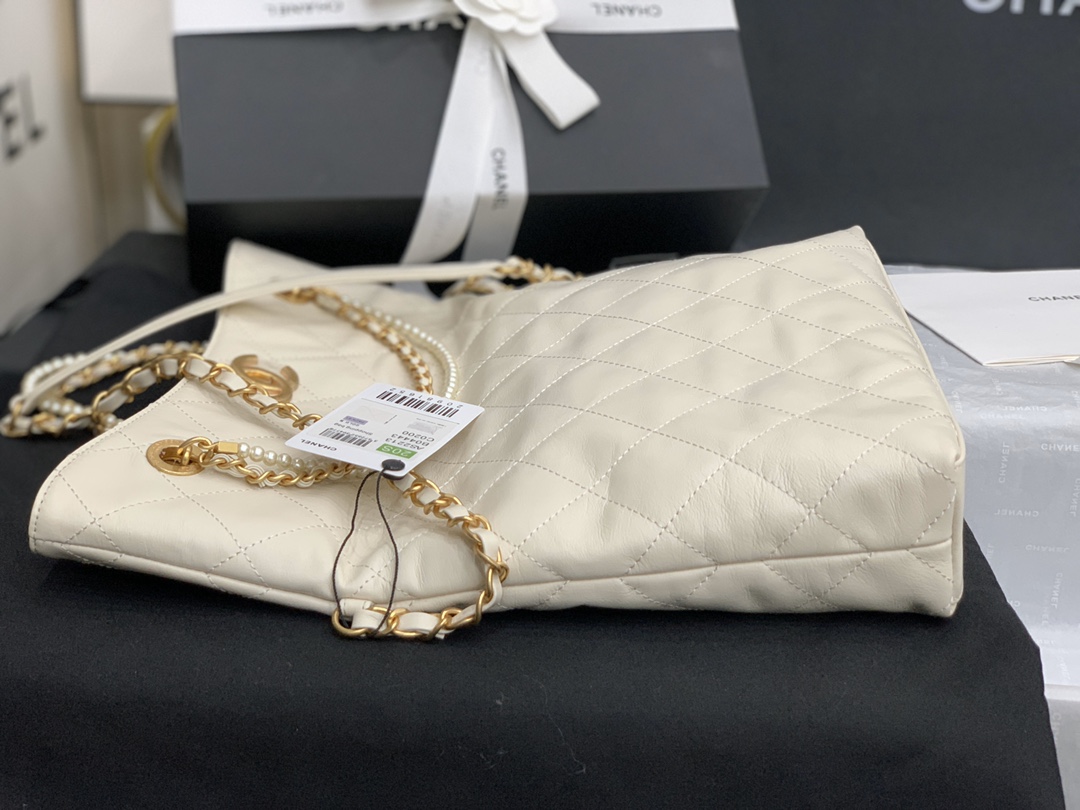 Ch**el calfskin crystal pearls shopping bag white as2213 34 x 25 x 5 cm