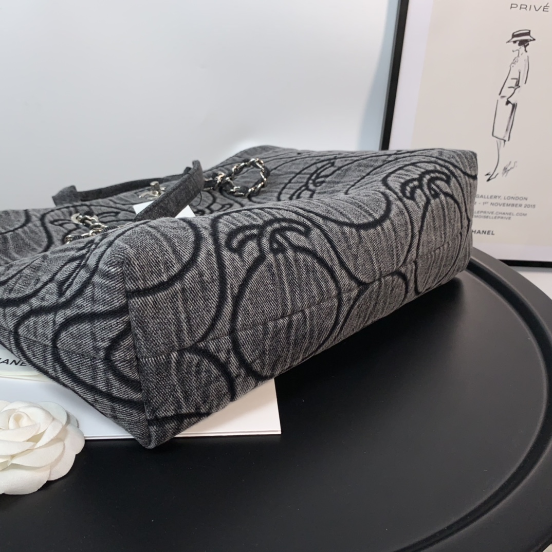 Ch**el washed denim cc wave shopping bag black 2021 30 cm