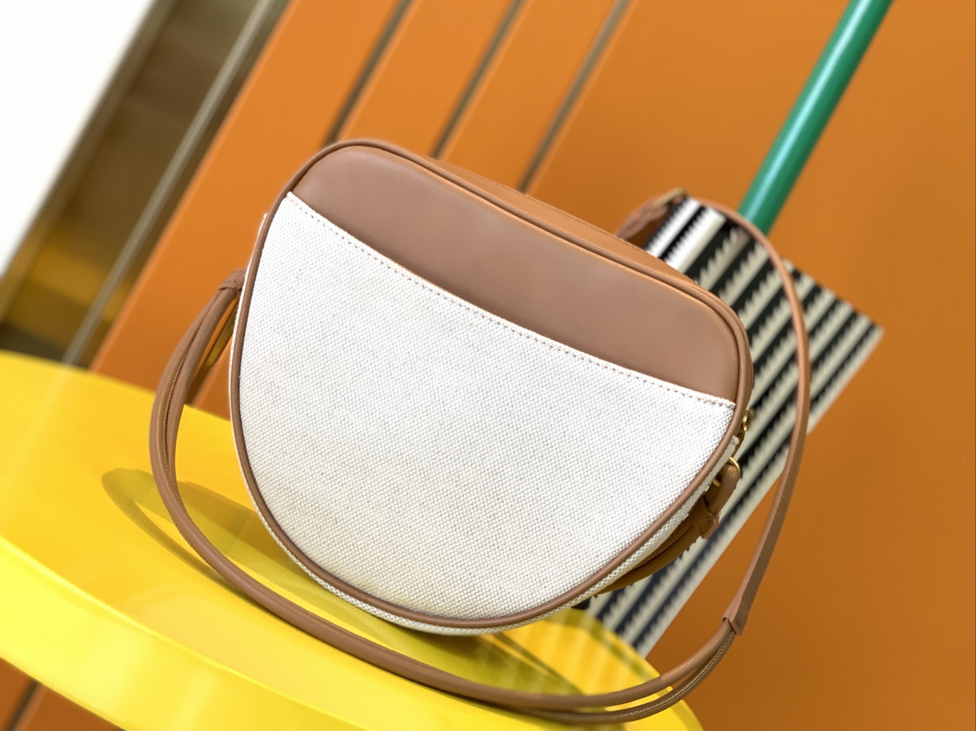 Y51 le monogramme cŒur bag in canvas and smooth leather brown gold 67526095 20 x 17 x 6 cm