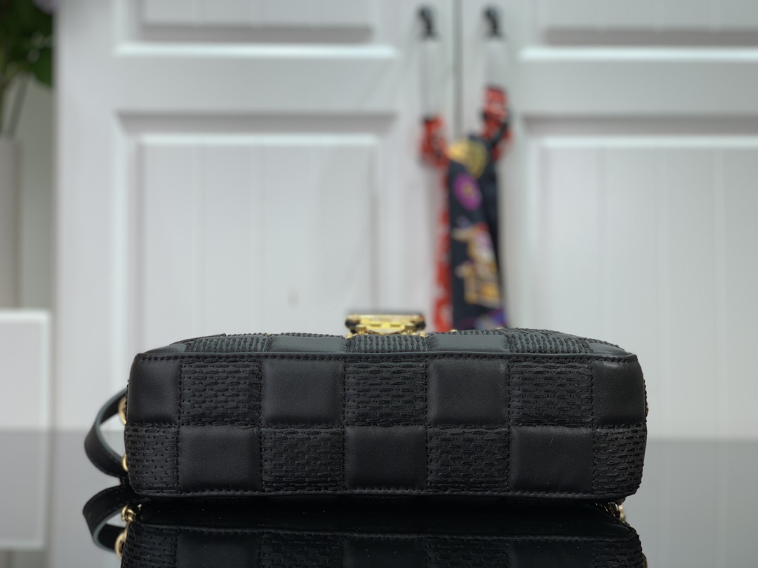 l0vis Vvtt0n troca mm damier quilt black m59114 25.5 x 17 x 7 cm