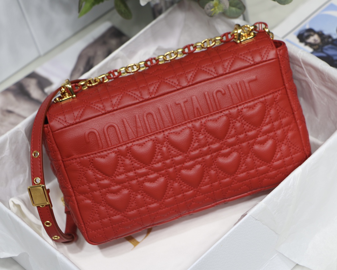 D10r medium D10ramour caro bag cannage calfskin with heart motif red m9242 25.5 x 15.5 x 8 cm