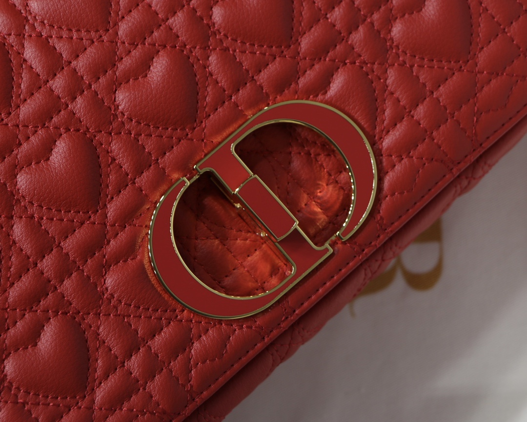 D10r medium D10ramour caro bag cannage calfskin with heart motif red m9242 25.5 x 15.5 x 8 cm