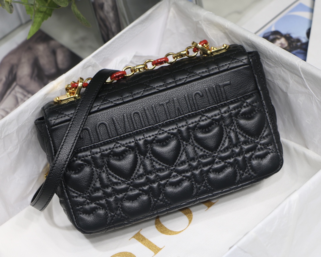 D10r small D10ramour caro bag cannage calfskin with heart motif black m9241 20 x 12 x 7 cm