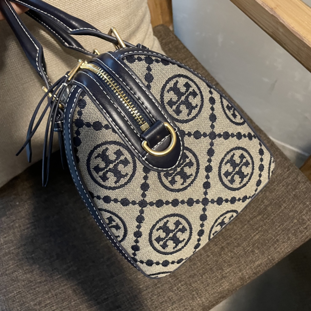 TORYBURCH MEDIUM MONOGRAM JACQUARD BARREL Navy 83970 25 x 16 x 18.5 cm