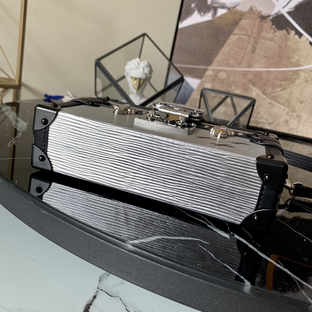 l0vis Vvtt0n petite malle epi leather silver m54650 19 x 11.5 x 5 cm