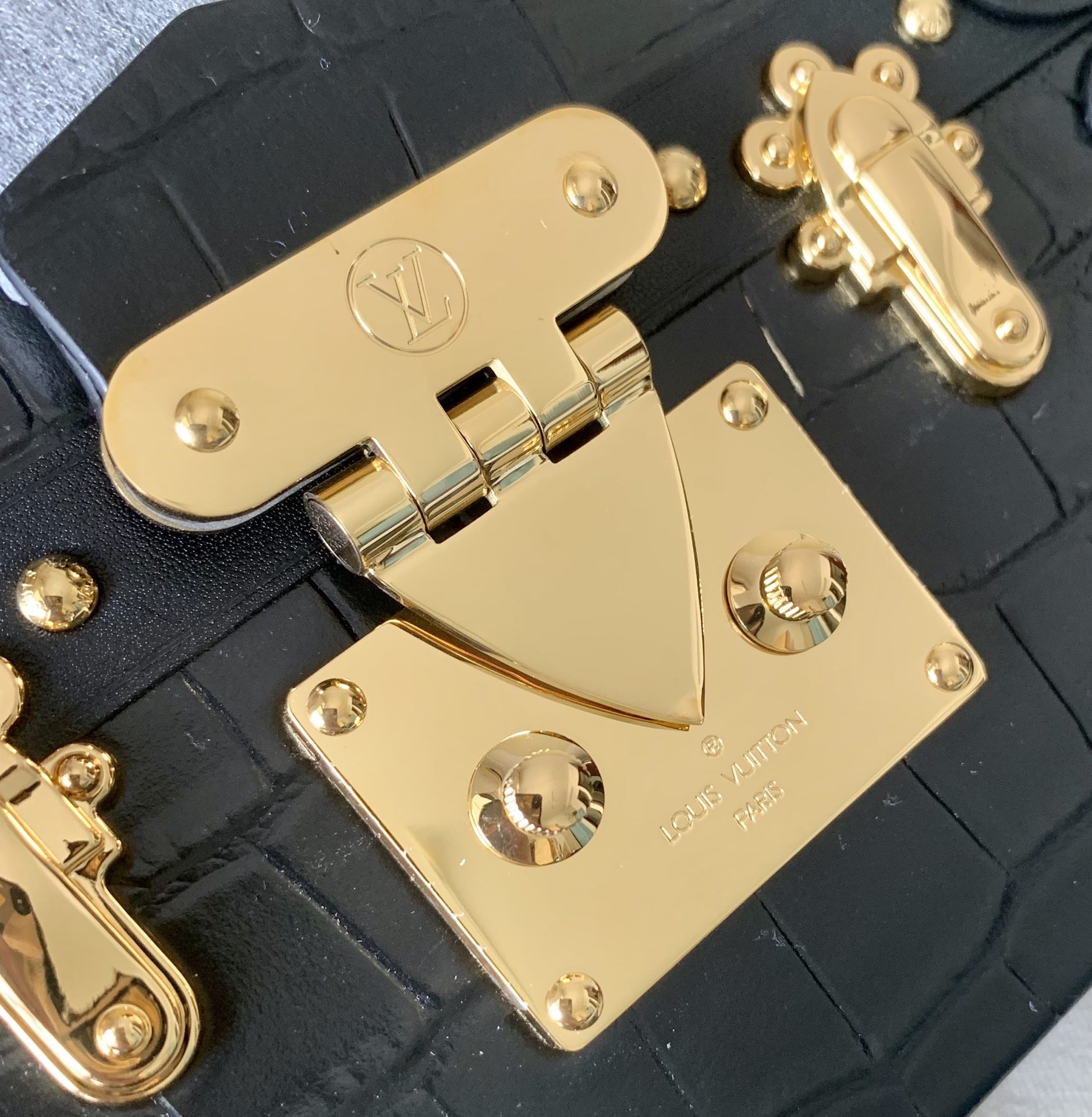 l0vis Vvtt0n petite malle crocodile leather black m44199 19 x 11.5 x 5 cm