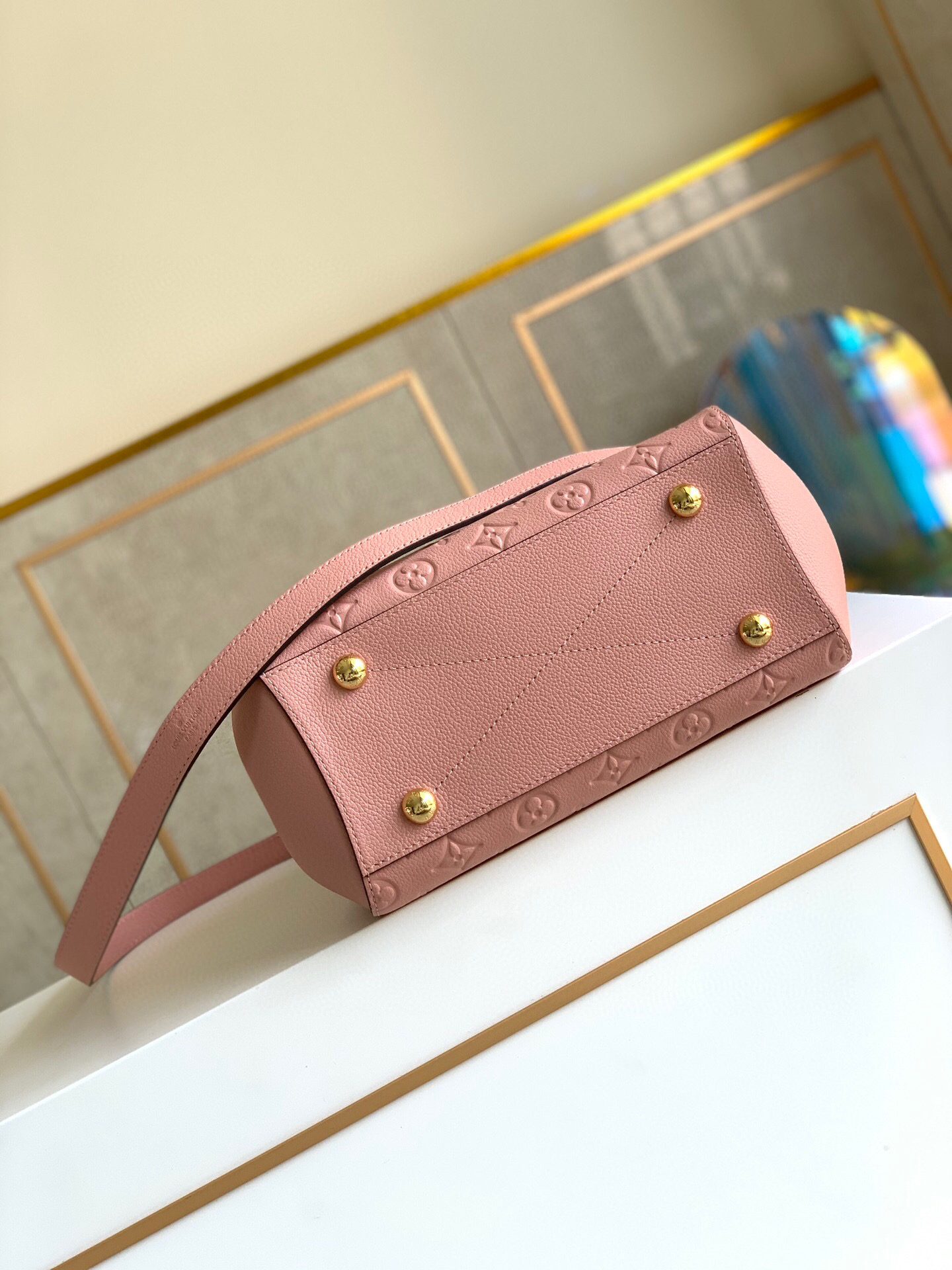 l0vis Vvtt0n montaigne bb monogram empreinte leather powder pink m42747 29 x 20 x 13 cm