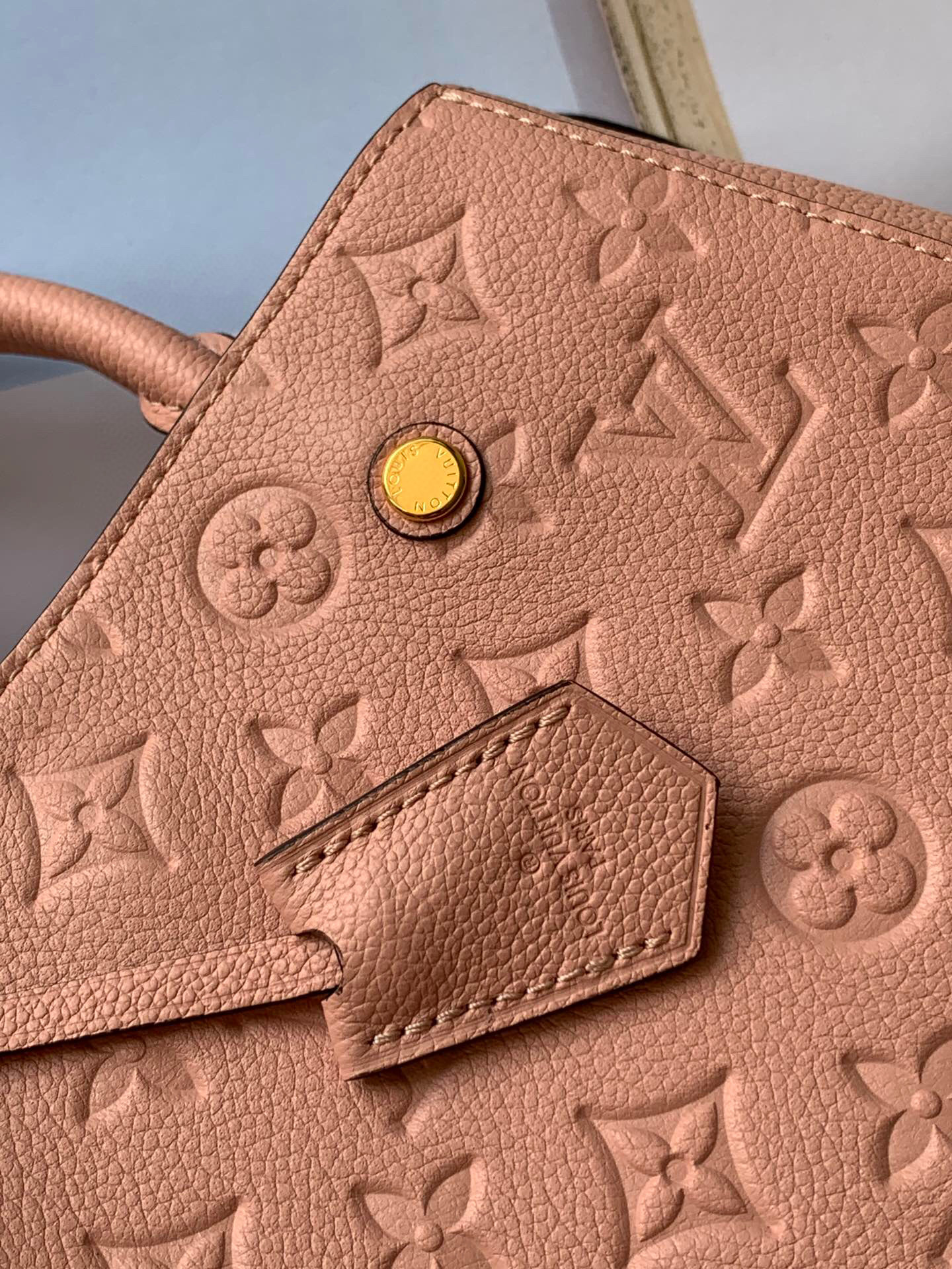 l0vis Vvtt0n montaigne bb monogram empreinte leather powder pink m42747 29 x 20 x 13 cm