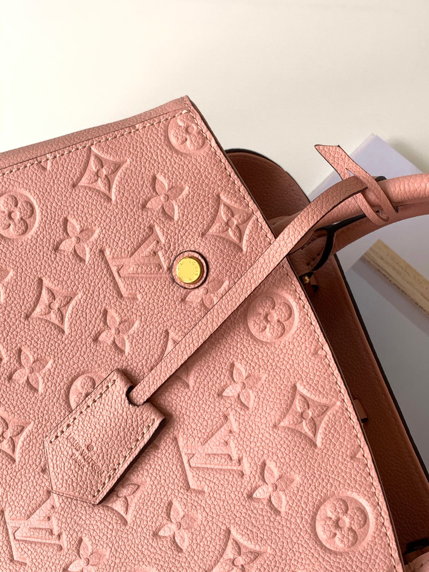 l0vis Vvtt0n montaigne mm monogram empreinte leather powder pink m41048 33 × 23 × 15 cm