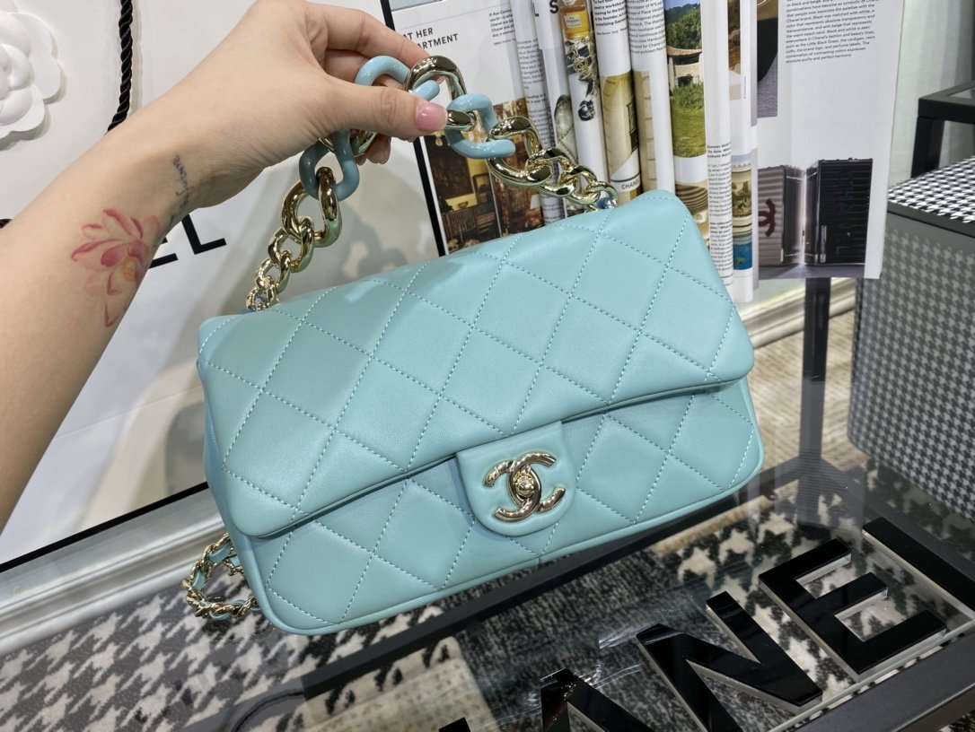 Ch**el flap bag with large bi-color chain blue as1353 16 x 24 x 6 cm