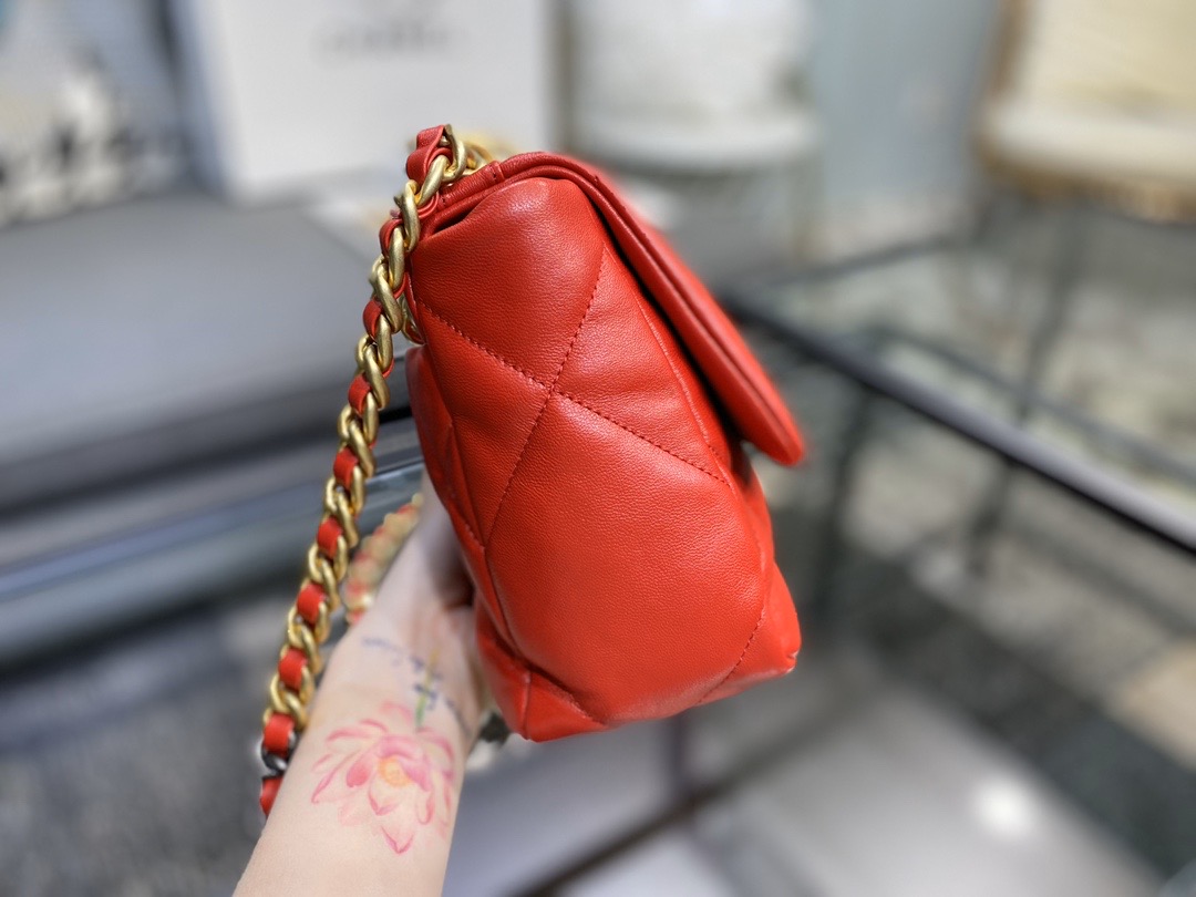 Ch**el 19 handbag lambskin red as1160 26cm