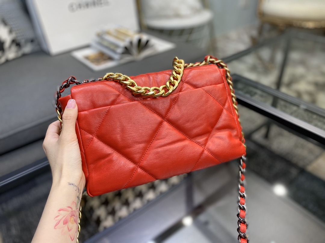 Ch**el 19 handbag lambskin red as1160 26cm