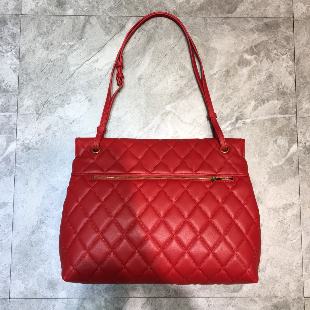 ba1en*iaga large buckle shoulder bag D1am0nd pattern leather golden metal red 37 x 8 x 29 cm