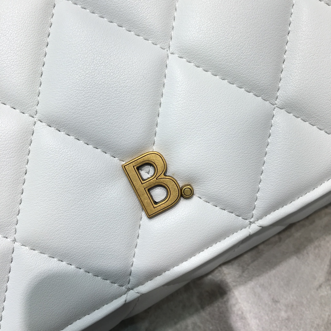 ba1en*iaga small buckle shoulder bag D1am0nd pattern leather golden metal white 25 x 9 x 20 cm