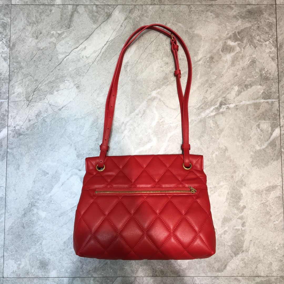 ba1en*iaga small buckle shoulder bag D1am0nd pattern leather golden metal red 25 x 9 x 20 cm